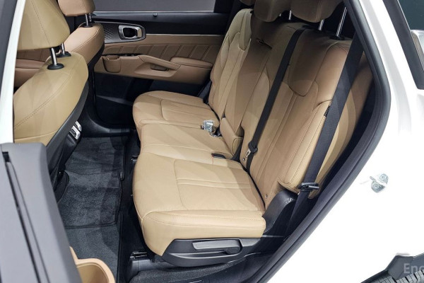 2024 Kia Sorento с пробегом 25 613 км