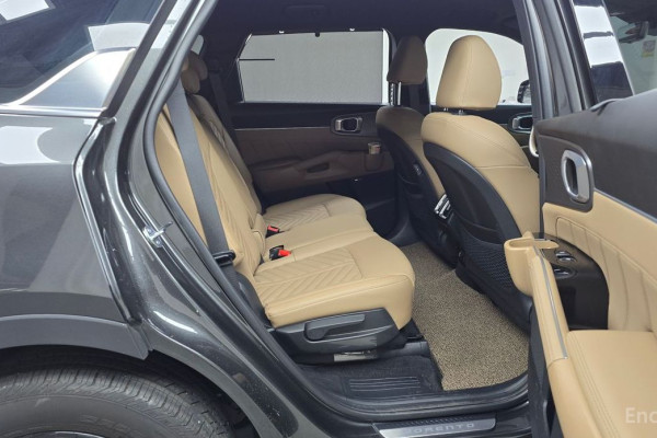 2025 Kia Sorento с пробегом 10 842 км