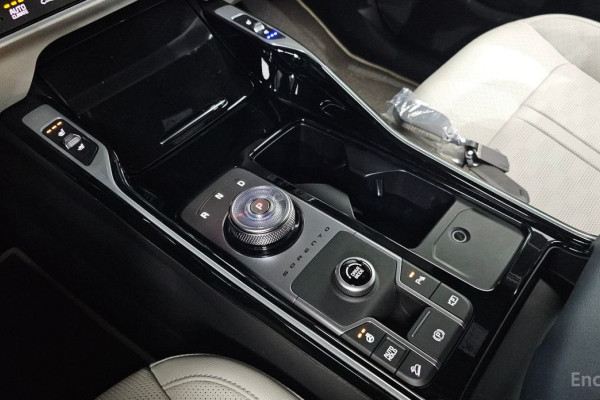 2025 Kia Sorento с пробегом 9 963 км