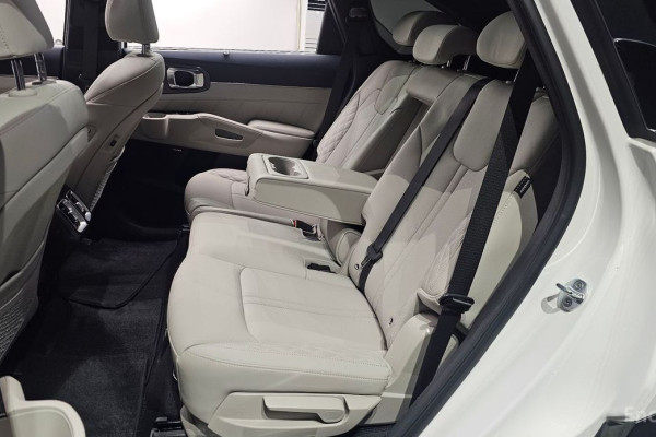 2024 Kia Sorento с пробегом 25 623 км