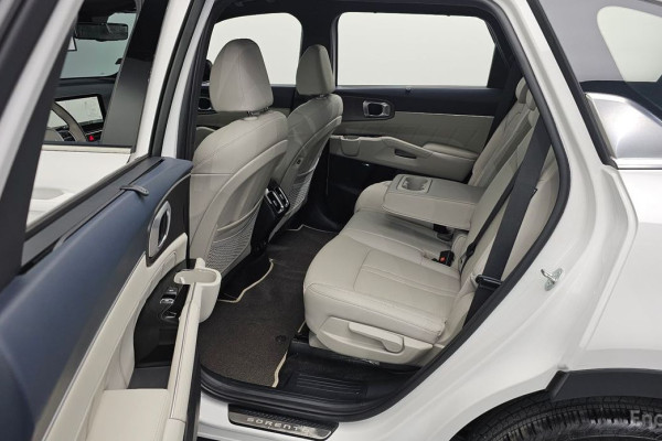 2025 Kia Sorento с пробегом 9 963 км