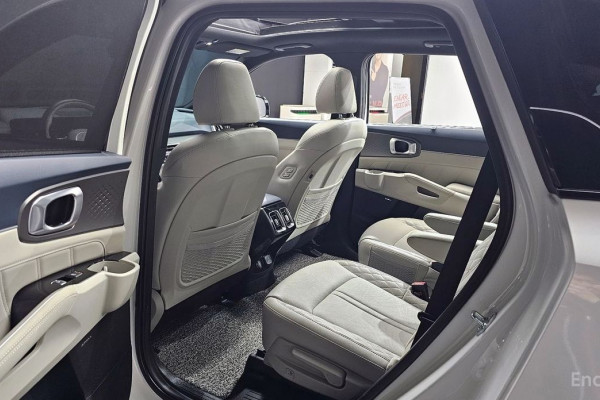 2023 Kia Sorento с пробегом 20 002 км