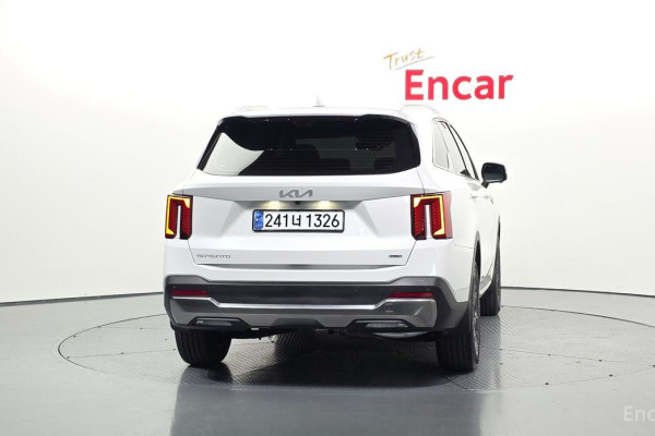 2023 Kia Sorento с пробегом 14 126 км