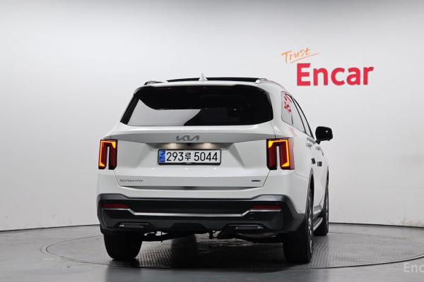 2024 Kia Sorento с пробегом 13 352 км
