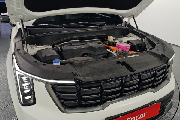 2025 Kia Sorento с пробегом 15 372 км