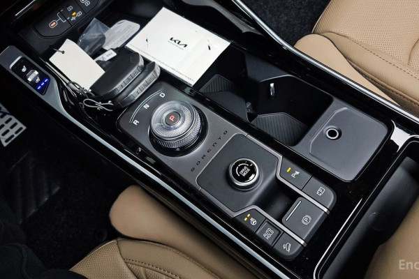 2025 Kia Sorento с пробегом 2 963 км