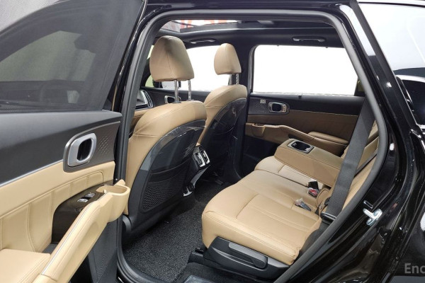 2025 Kia Sorento с пробегом 2 963 км