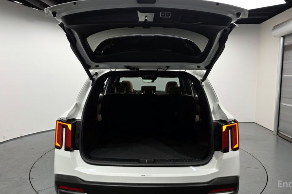 2024 Kia Sorento с пробегом 5 465 км