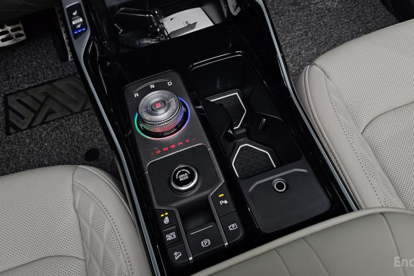 2025 Kia Sorento с пробегом 15 372 км