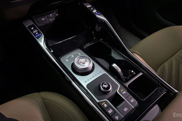 2023 Kia Sorento с пробегом 14 126 км