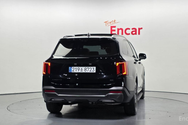 2023 Kia Sorento с пробегом 23 598 км