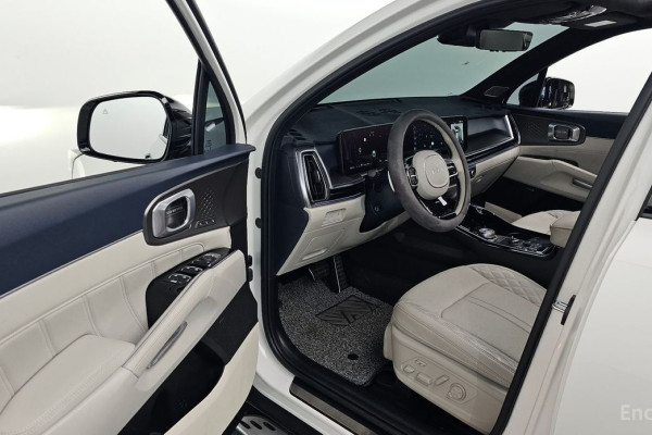 2025 Kia Sorento с пробегом 15 372 км