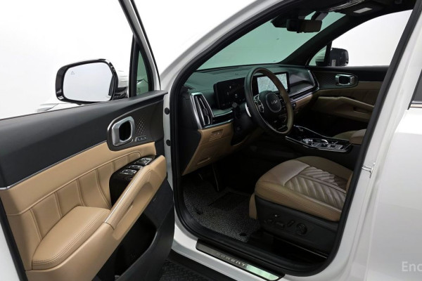 2023 Kia Sorento с пробегом 14 126 км