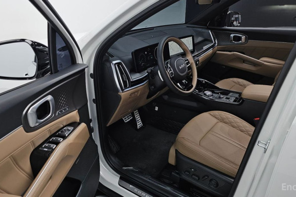 2024 Kia Sorento с пробегом 13 352 км