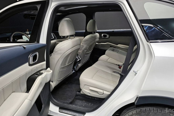 2024 Kia Sorento с пробегом 21 746 км