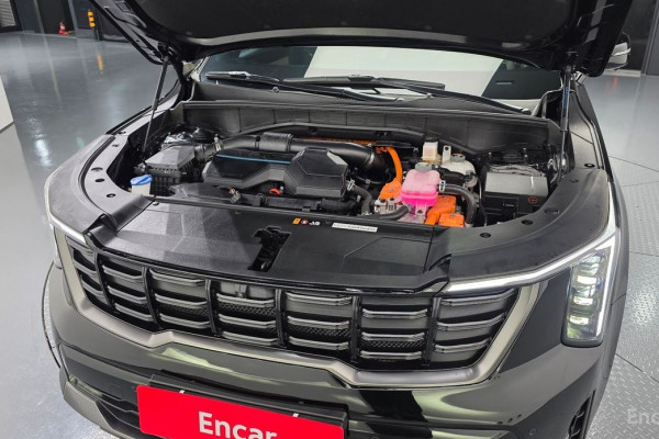 2023 Kia Sorento с пробегом 23 598 км