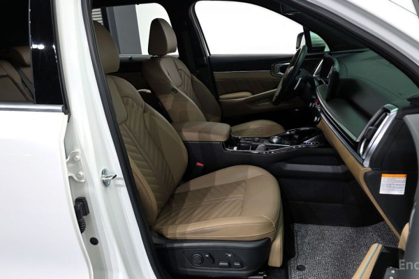 2023 Kia Sorento с пробегом 14 126 км