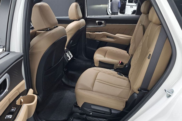 2024 Kia Sorento с пробегом 13 352 км