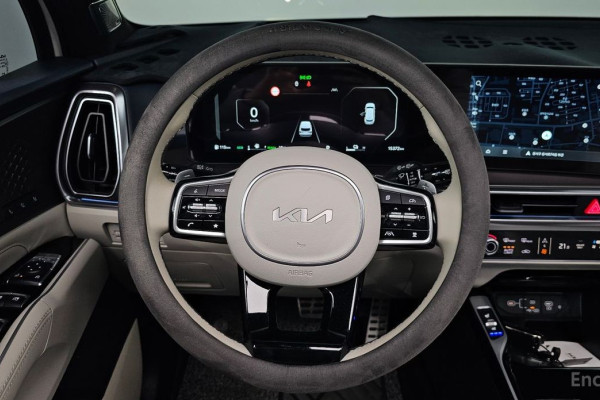 2025 Kia Sorento с пробегом 15 372 км