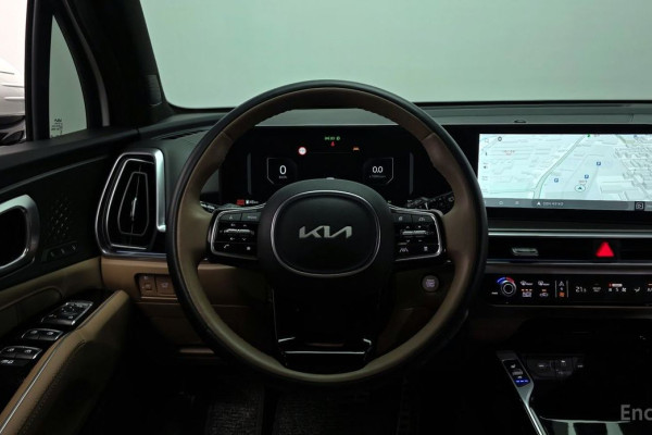 2023 Kia Sorento с пробегом 14 126 км