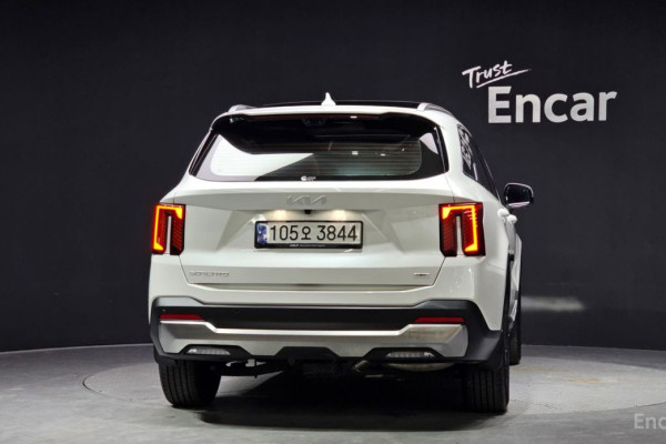 2024 Kia Sorento с пробегом 15 718 км