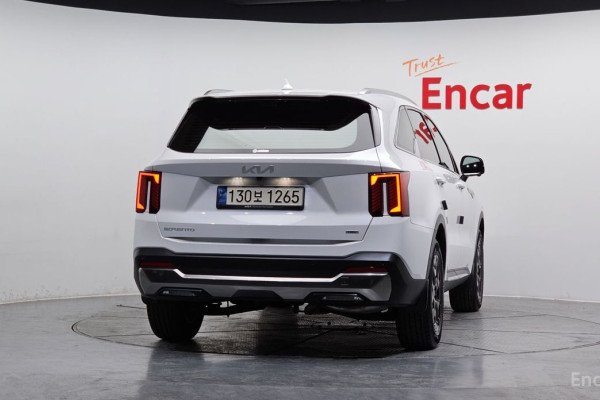 2024 Kia Sorento с пробегом 12 506 км