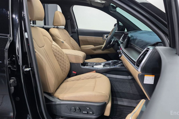 2023 Kia Sorento с пробегом 23 598 км