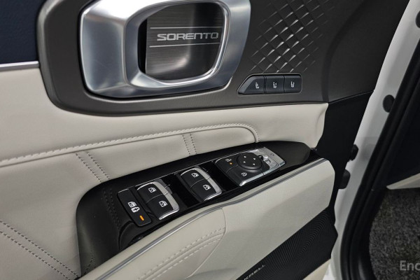 2025 Kia Sorento с пробегом 15 372 км