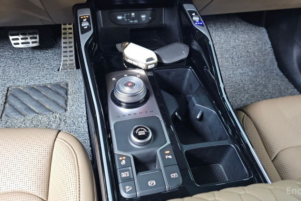 2024 Kia Sorento с пробегом 12 506 км