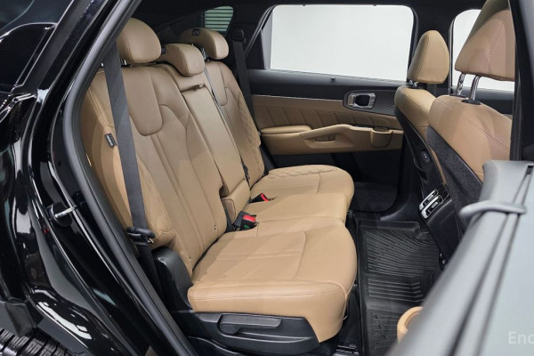 2023 Kia Sorento с пробегом 23 598 км