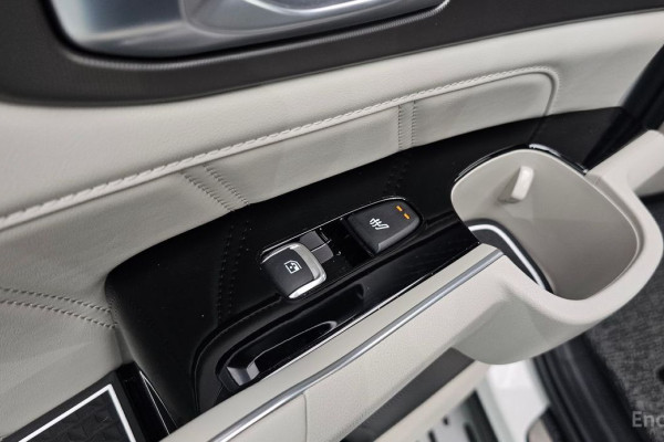 2025 Kia Sorento с пробегом 15 372 км