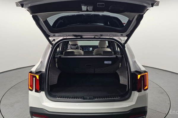 2025 Kia Sorento с пробегом 15 372 км