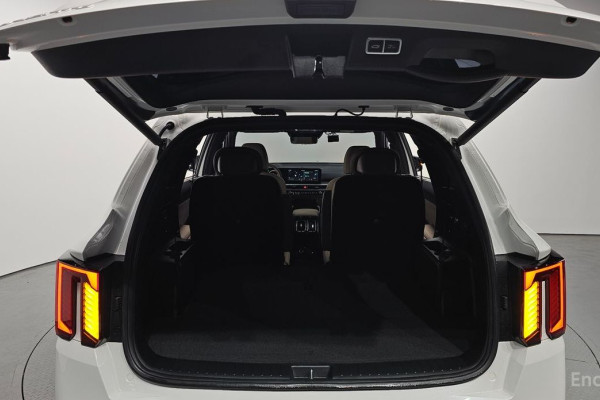 2024 Kia Sorento с пробегом 13 352 км