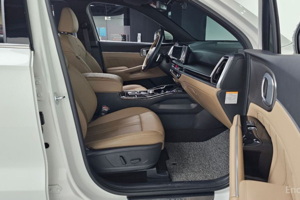 2024 Kia Sorento с пробегом 12 506 км