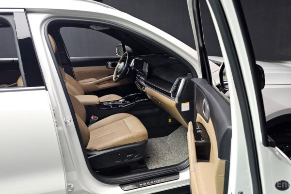 2024 Kia Sorento с пробегом 15 718 км
