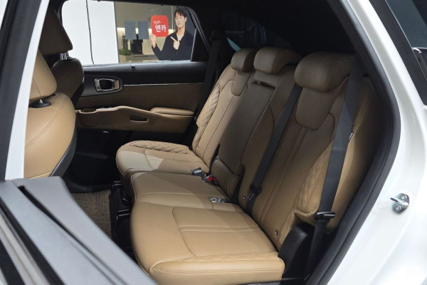 2024 Kia Sorento с пробегом 14 726 км