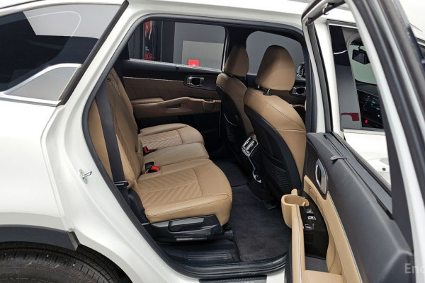 2024 Kia Sorento с пробегом 23 941 км