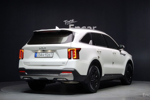 2025 Kia Sorento с пробегом 9 382 км