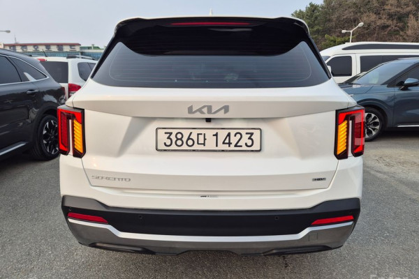 2024 Kia Sorento с пробегом 9 108 км
