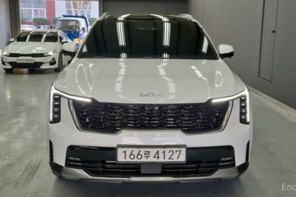 2025 Kia Sorento с пробегом 14 620 км