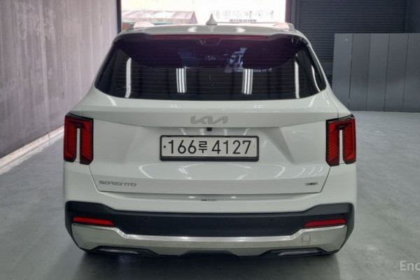 2025 Kia Sorento с пробегом 14 620 км