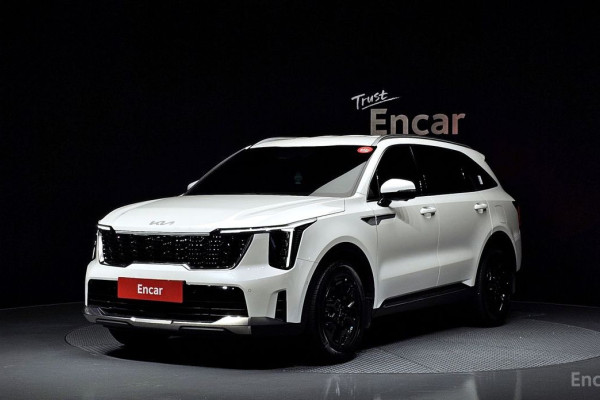 2023 Kia Sorento с пробегом 14 584 км