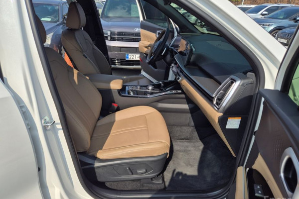 2024 Kia Sorento с пробегом 9 108 км