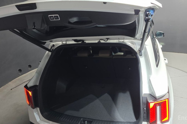 2024 Kia Sorento с пробегом 11 680 км