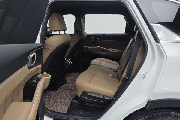 2024 Kia Sorento с пробегом 18 274 км