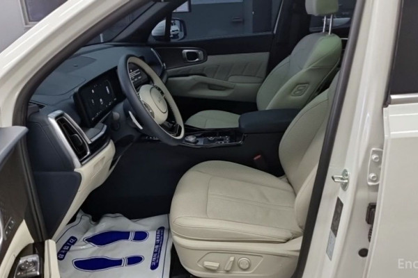 2025 Kia Sorento с пробегом 14 620 км