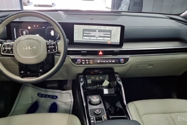 2025 Kia Sorento с пробегом 14 620 км