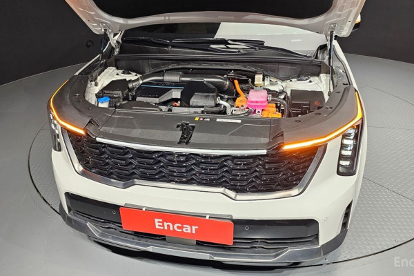 2023 Kia Sorento с пробегом 14 584 км