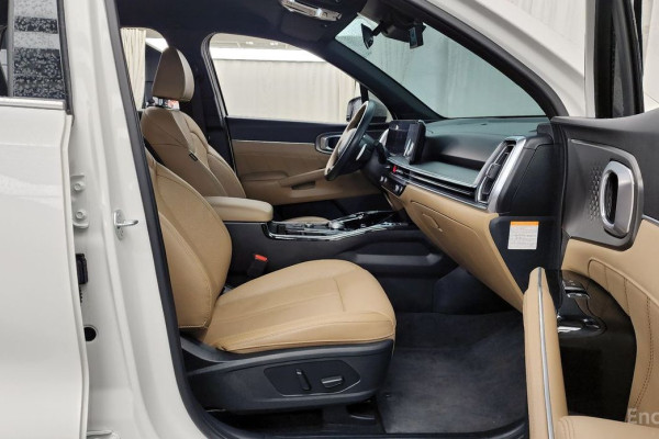 2025 Kia Sorento с пробегом 9 382 км