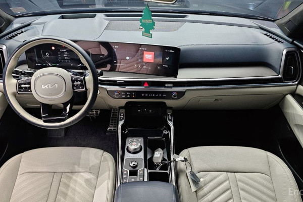 2023 Kia Sorento с пробегом 27 254 км